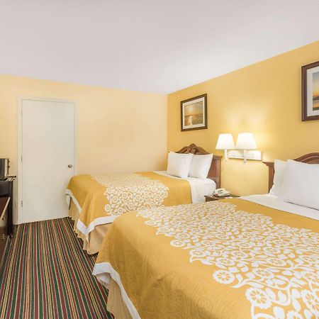 Days Inn By Wyndham Mt Pleasant-Charleston-Patriots Point Kültér fotó