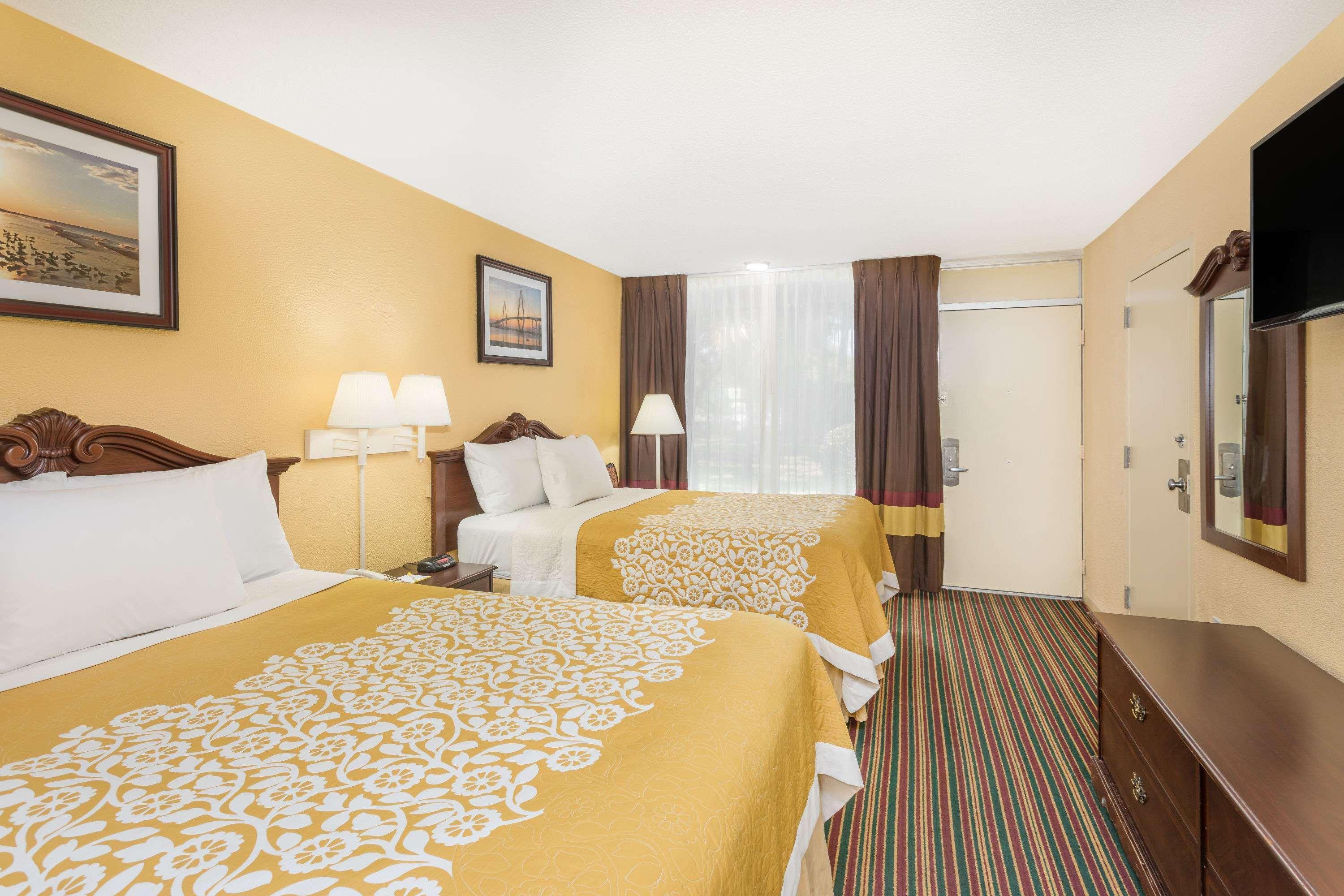 Days Inn By Wyndham Mt Pleasant-Charleston-Patriots Point Kültér fotó