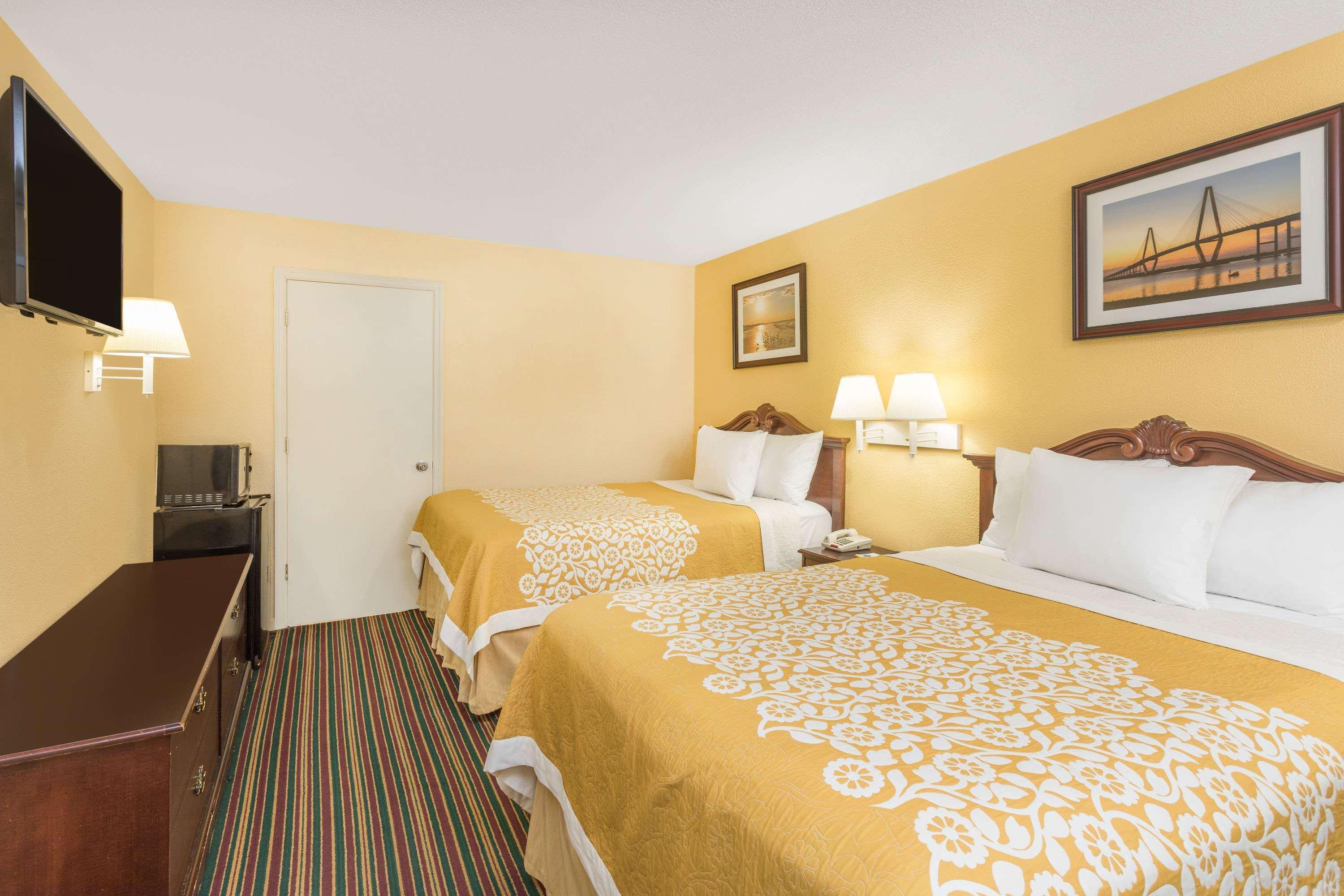 Days Inn By Wyndham Mt Pleasant-Charleston-Patriots Point Kültér fotó