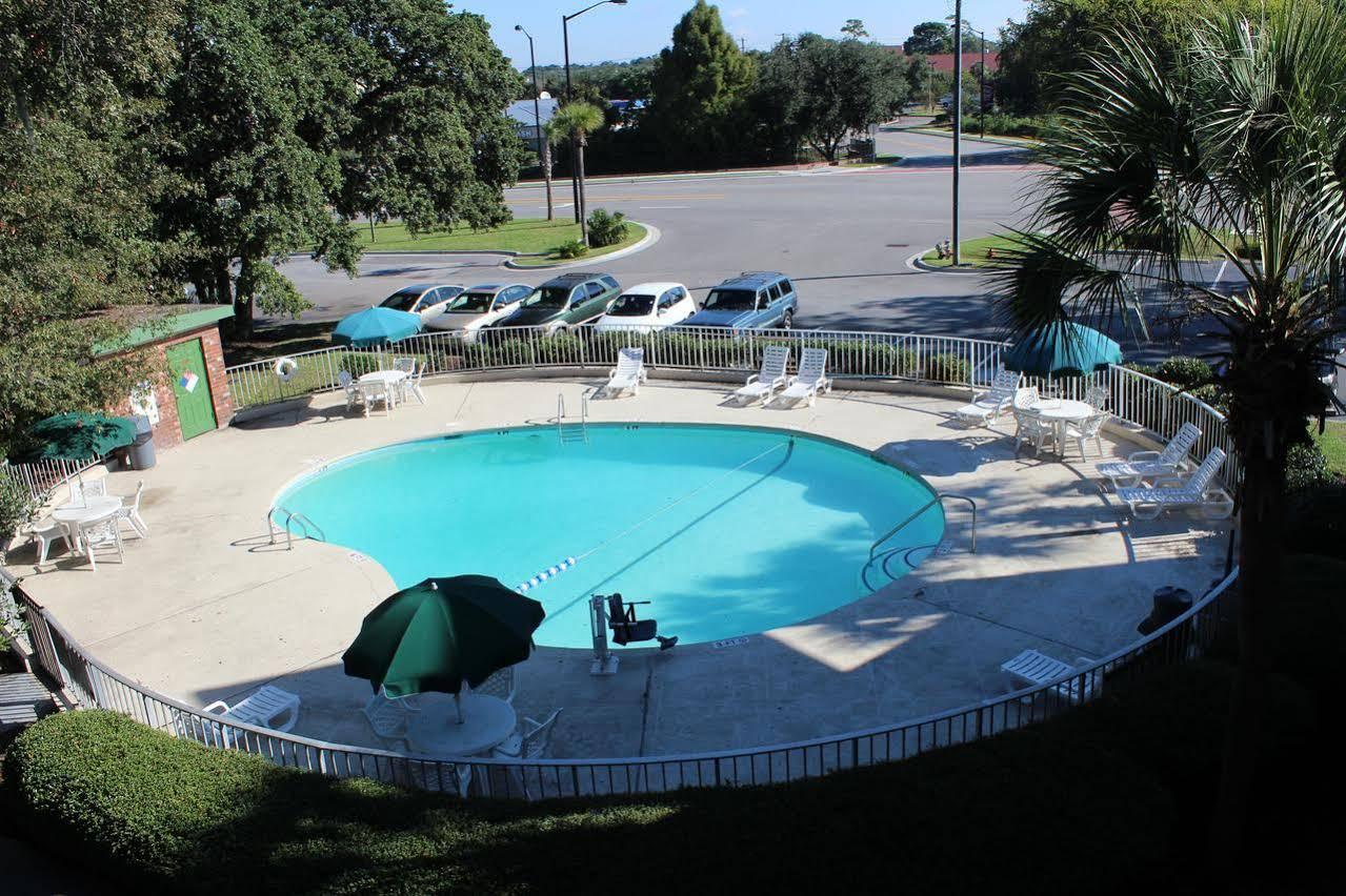 Days Inn By Wyndham Mt Pleasant-Charleston-Patriots Point Kültér fotó